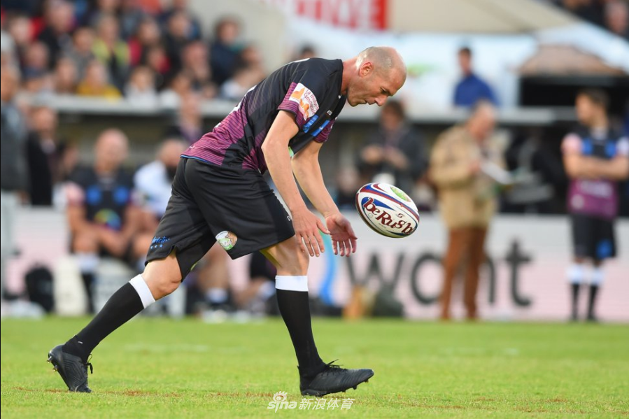 温格马赛回旋过掉齐达内？球场面对面PK