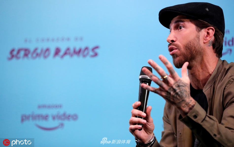 球场硬汉变型男！拉莫斯这身太帅气