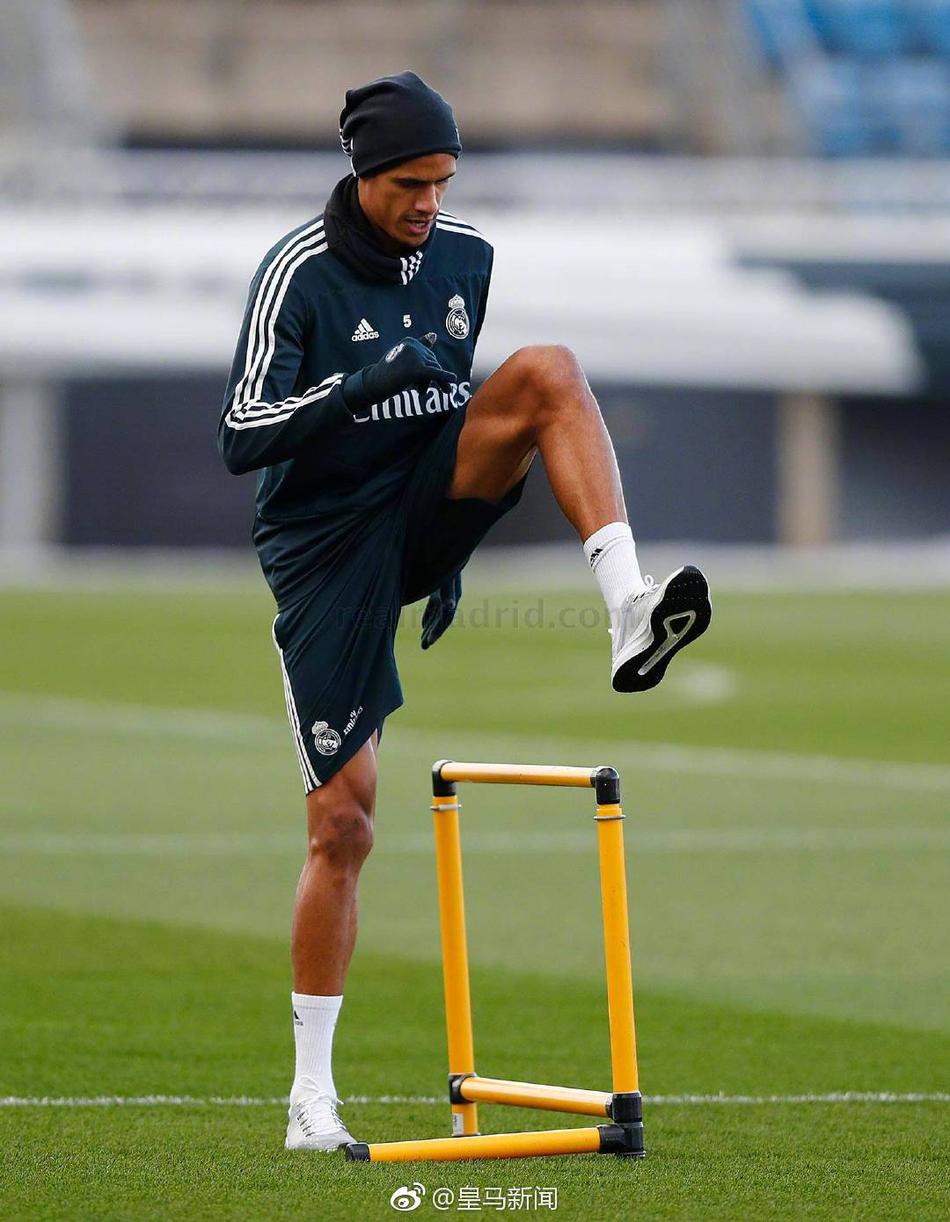 皇马三员大将回归训练