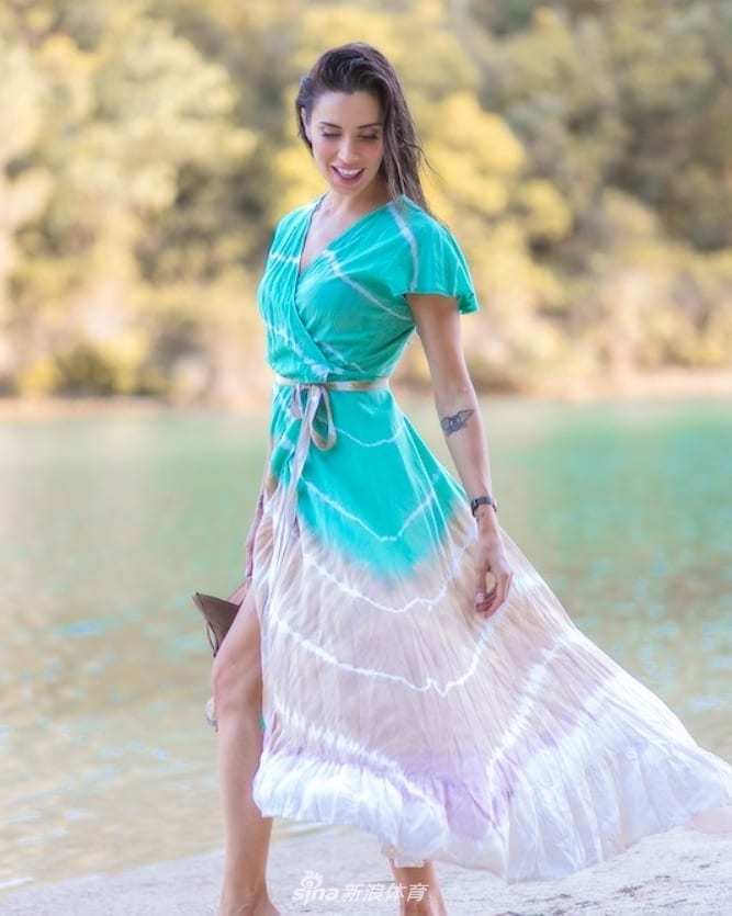 拉莫斯太有福气！妻子身材美爆