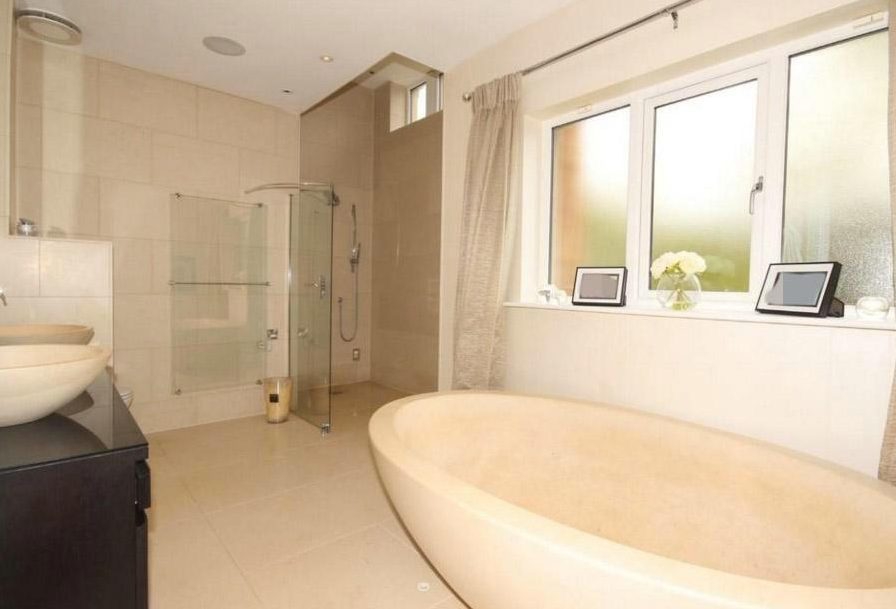 吉格斯出售350万镑豪宅！影院泳池极尽奢华