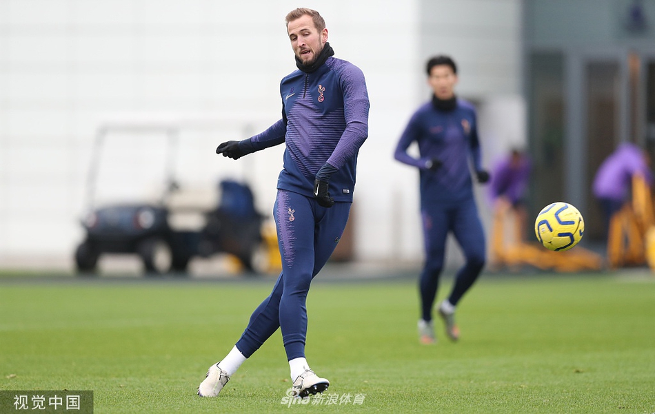 穆帅和孙兴O并肩走 两人说了啥