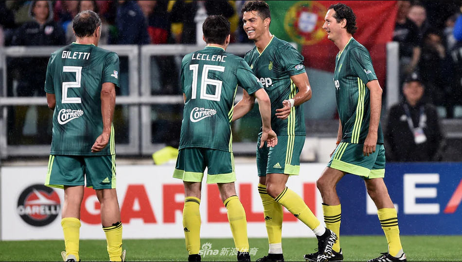 C罗慈善赛再演神级倒钩!搭档皮尔洛托蒂阵容太美