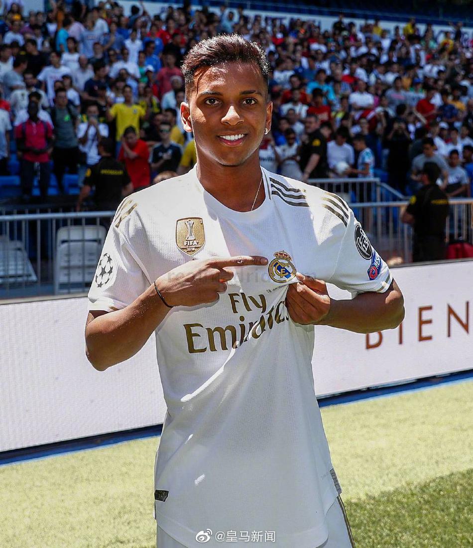 皇马又一强援亮相！银河战舰要起航啦