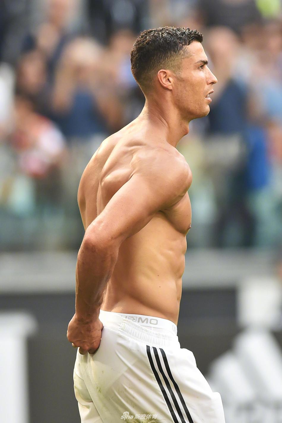 那些年C罗秀过的肌肉