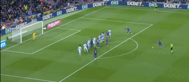 开挂实锤！梅西这任意球太准了