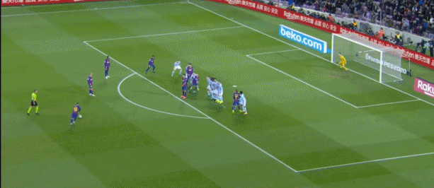 开挂实锤！梅西这任意球太准了