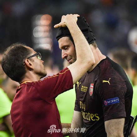 心疼切赫！最后一战泪洒赛场 二十年的青春啊…