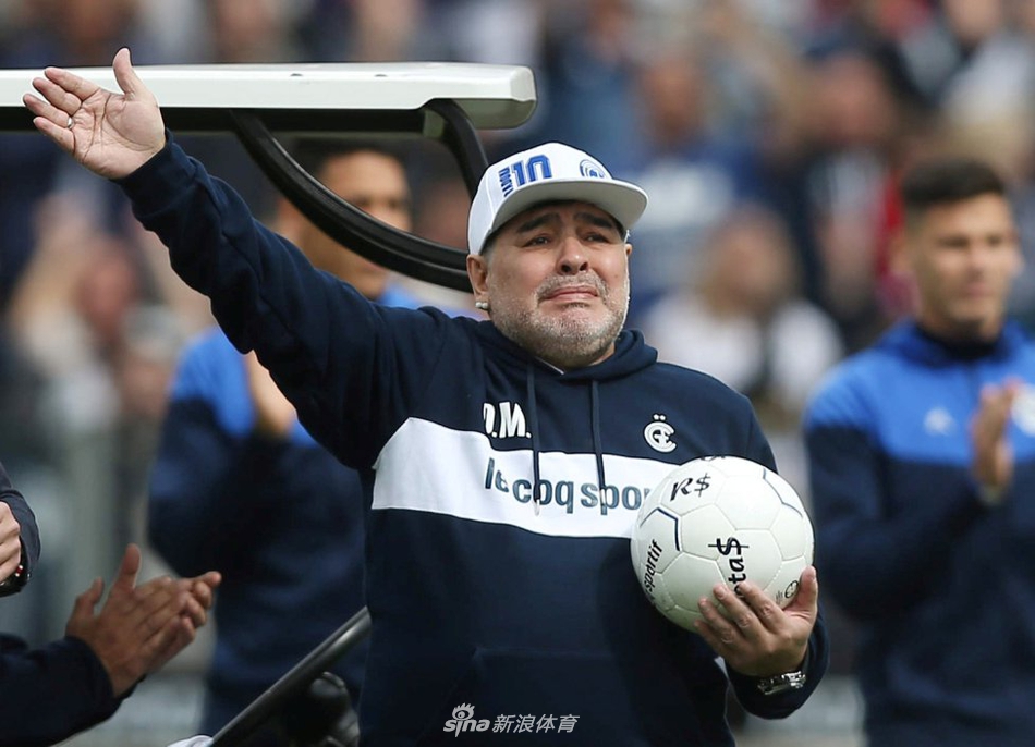 永远的神！老马重拾教鞭数万人迎接