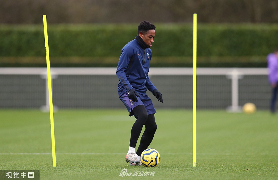 穆帅和孙兴O并肩走 两人说了啥