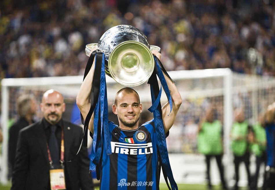 2010年带领国米拿到欧冠冠军