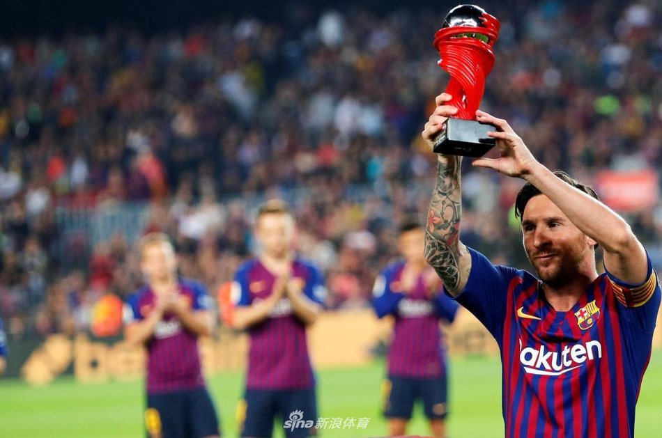 梅西拿奖拿到手软