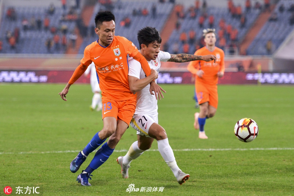 张弛与何超拼抢