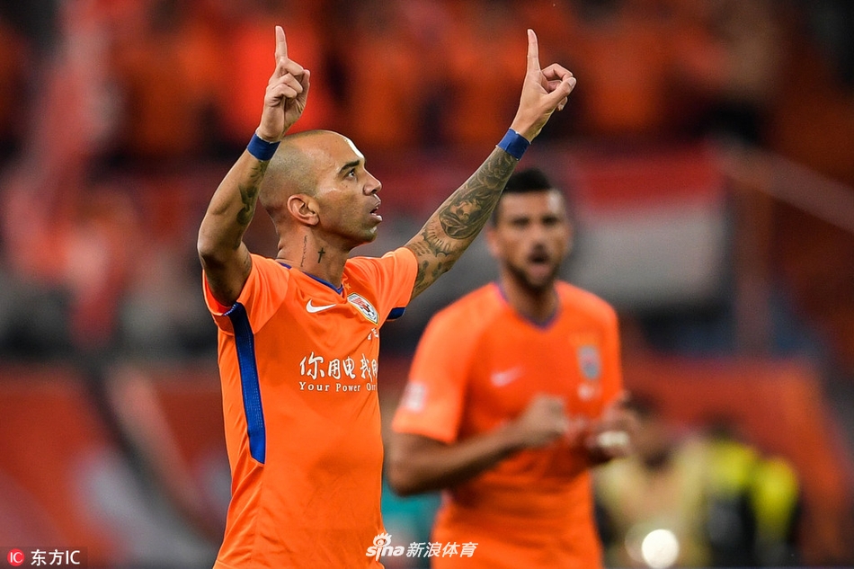 塔尔德利破门双手指天