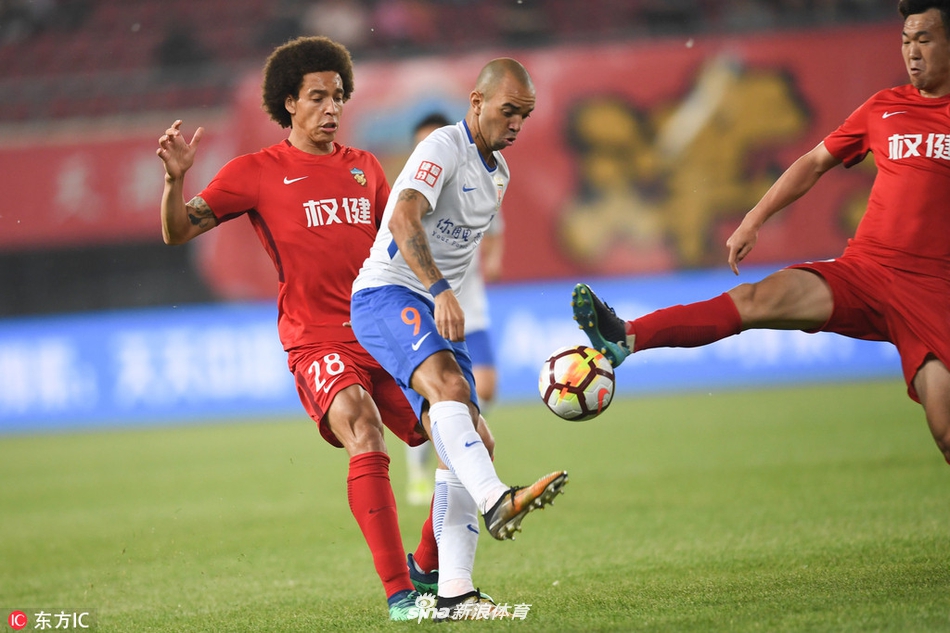 塔尔德利遭遇包夹