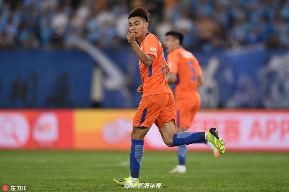 吴兴涵扳回一球