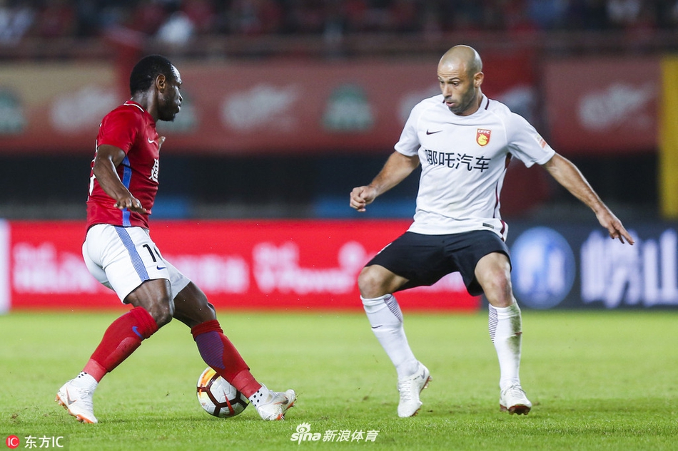 马斯切拉诺防守巴索戈