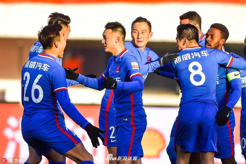 斯威客场击败亚泰