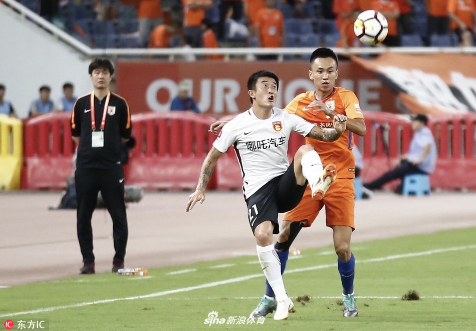 姜至鹏在比赛中