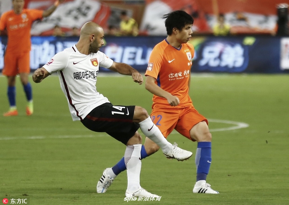 马斯切拉诺解围