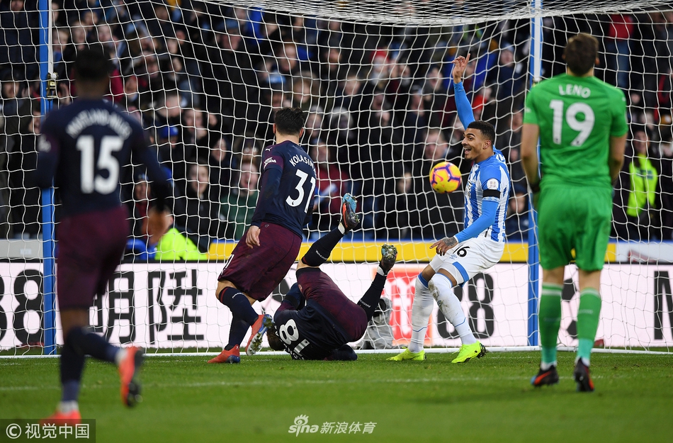 科拉希纳茨不慎打入乌龙球