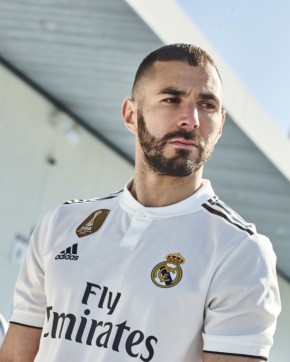 皇马发布新赛季球衣 贝尔本泽马帅气演绎