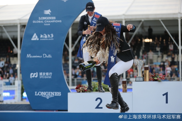 首位女骑手夺得上海冠军赛1.60米冠军！