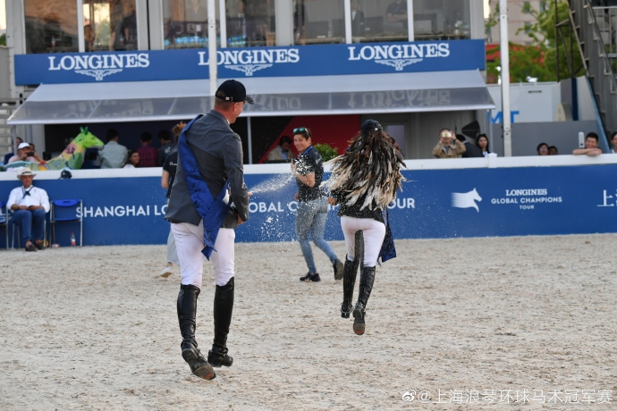 首位女骑手夺得上海冠军赛1.60米冠军！