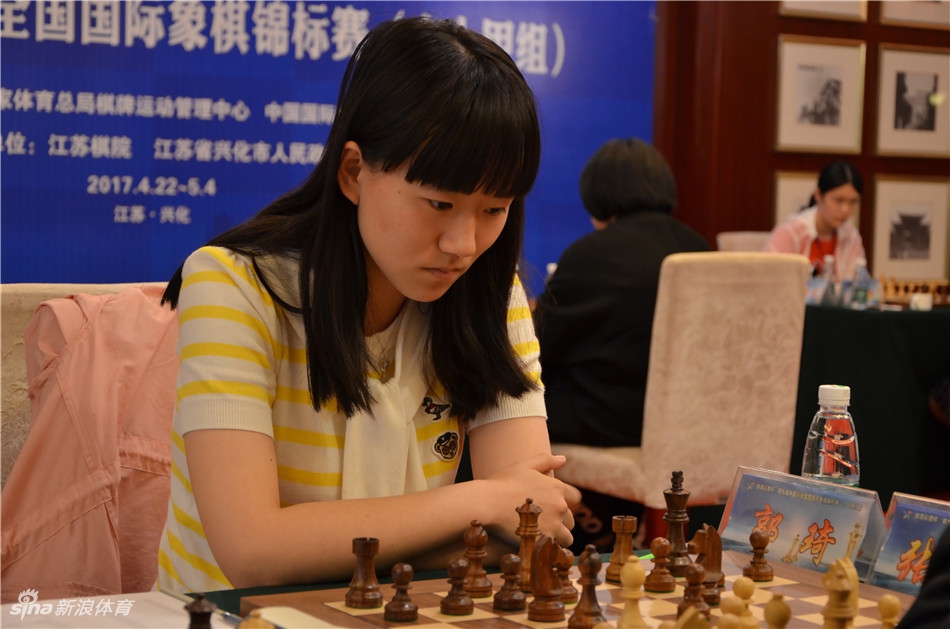 高清-国象个人赛美女云集 袁烨甜美肖依依青春