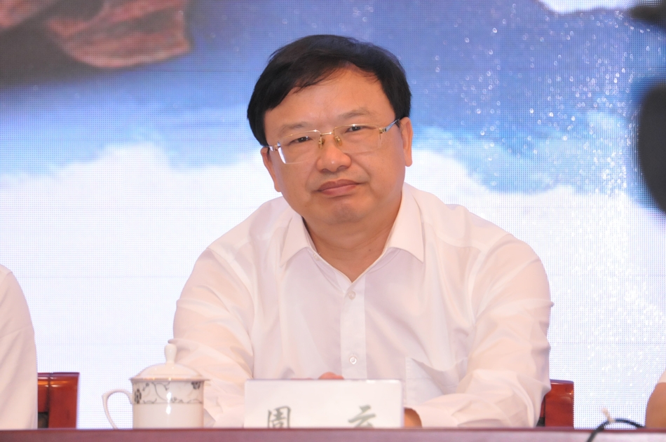 世界巅峰对决发布会举行 柯洁等众多世界冠军亮相