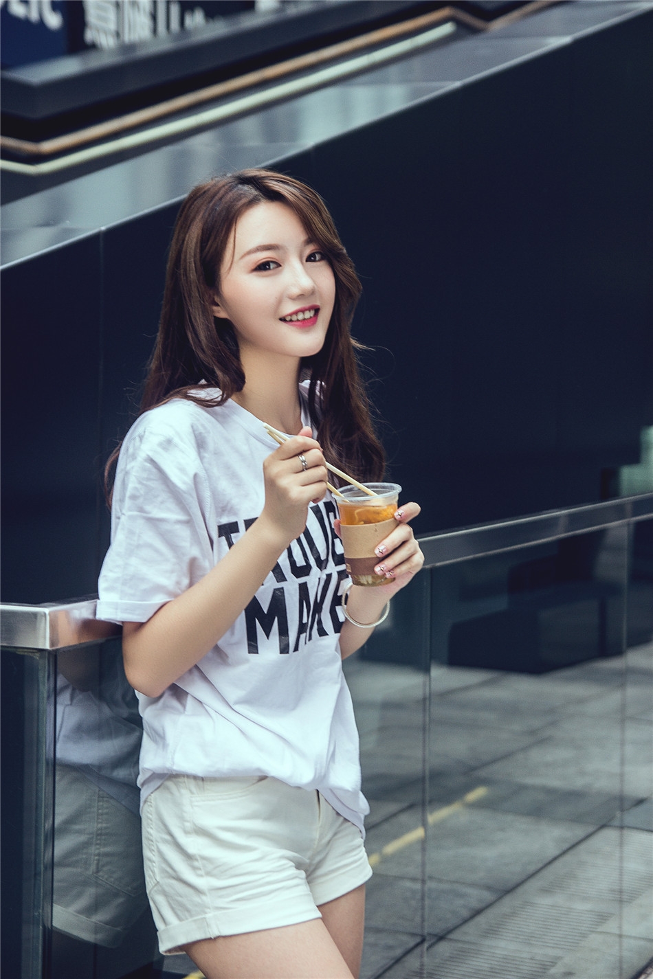 德州扑克美女主播小梅花_高清图集_新浪网