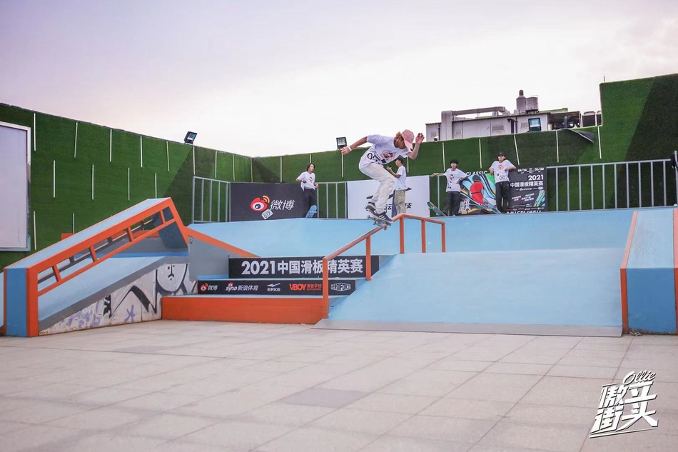 VBOY明星滑手曾培