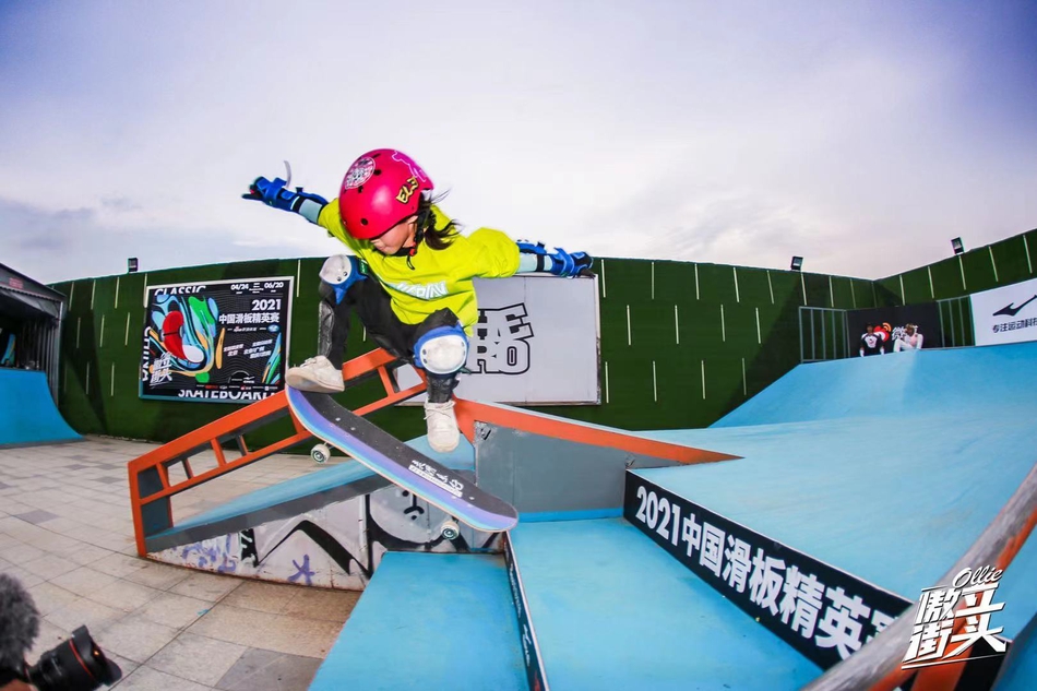 小将周奕彤艺高人胆大