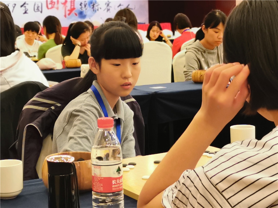 高清-围棋个人赛女棋手特写 高星靓丽出战_高清图集_新浪网