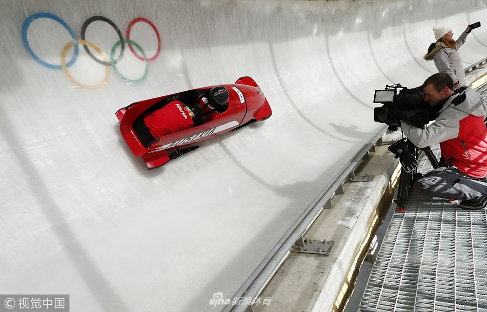 冬奥会2月19日有舵雪橇赛况