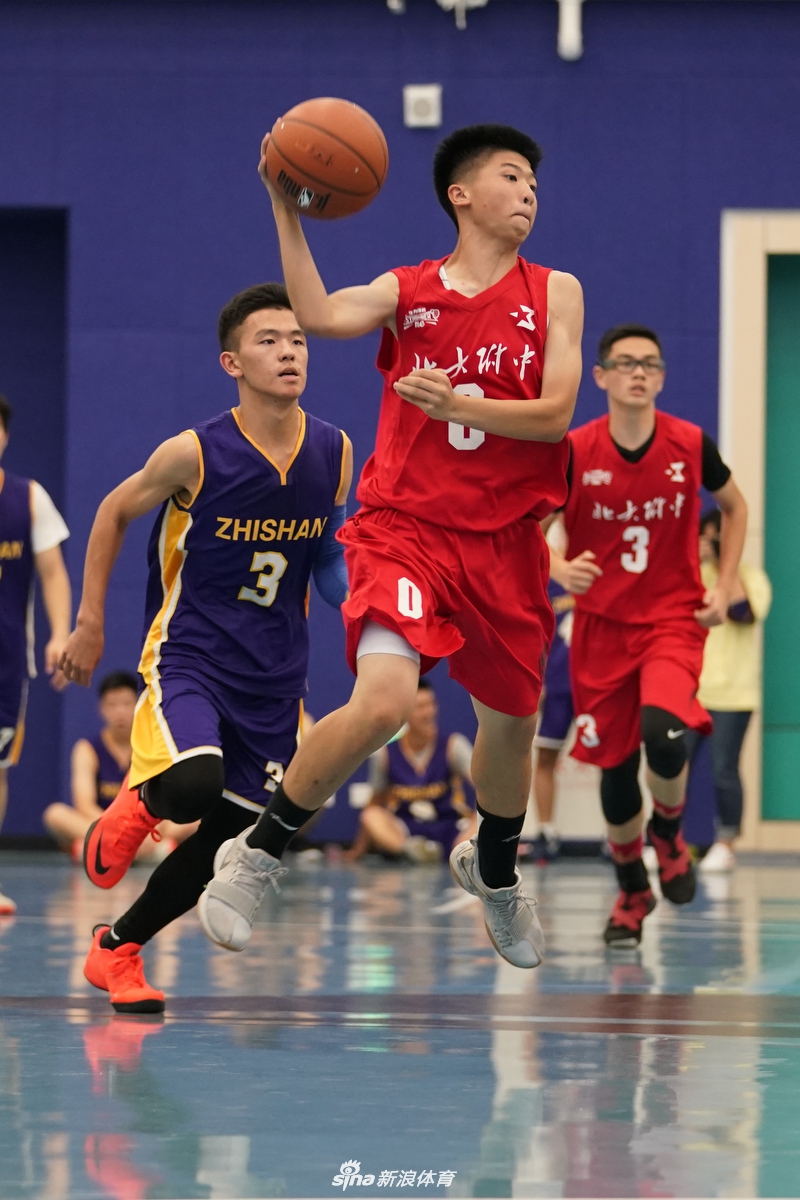 “北大附中・马布里篮球队”正式亮相