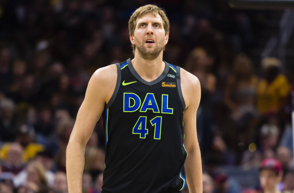 诺维茨基 效力独行侠（小牛） 20年