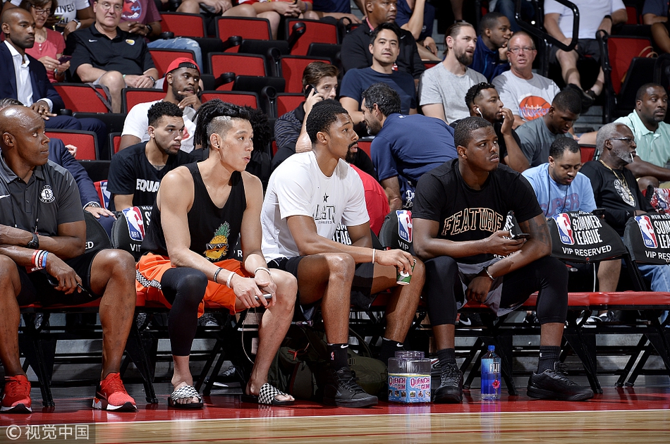 林书豪 丁威迪场边观战