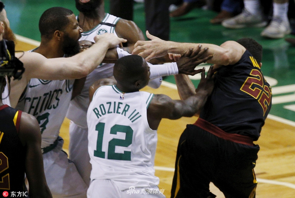 莫里斯与南斯发生冲突