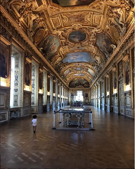 卢浮宫里的小女儿