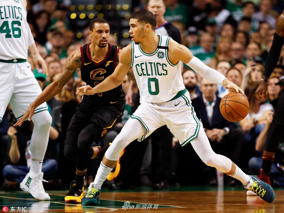 塔图姆背身单打