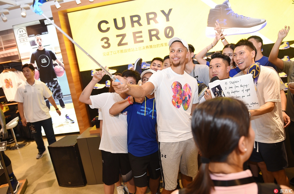 库里中国行成都站万人空巷