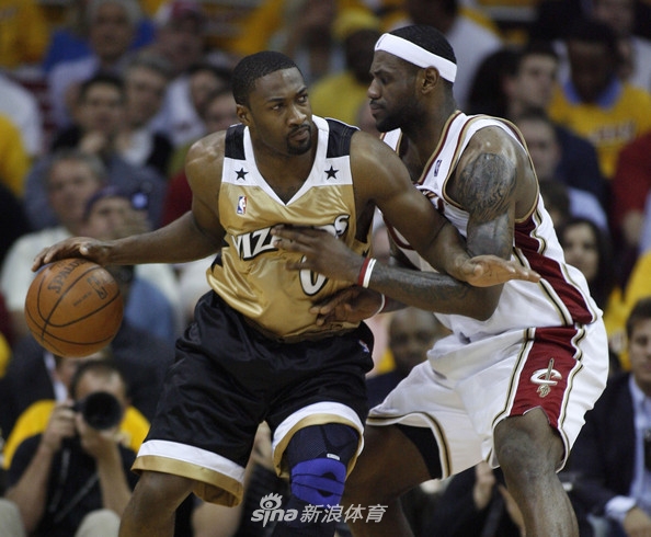 2008年季后赛首轮4-2再胜奇才