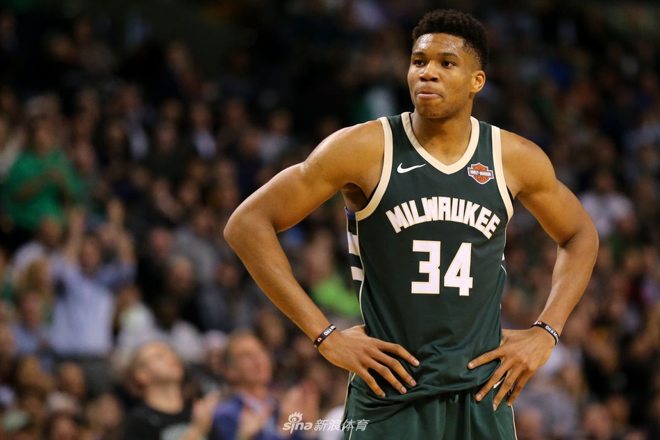 4、吉安尼斯-安特托孔波