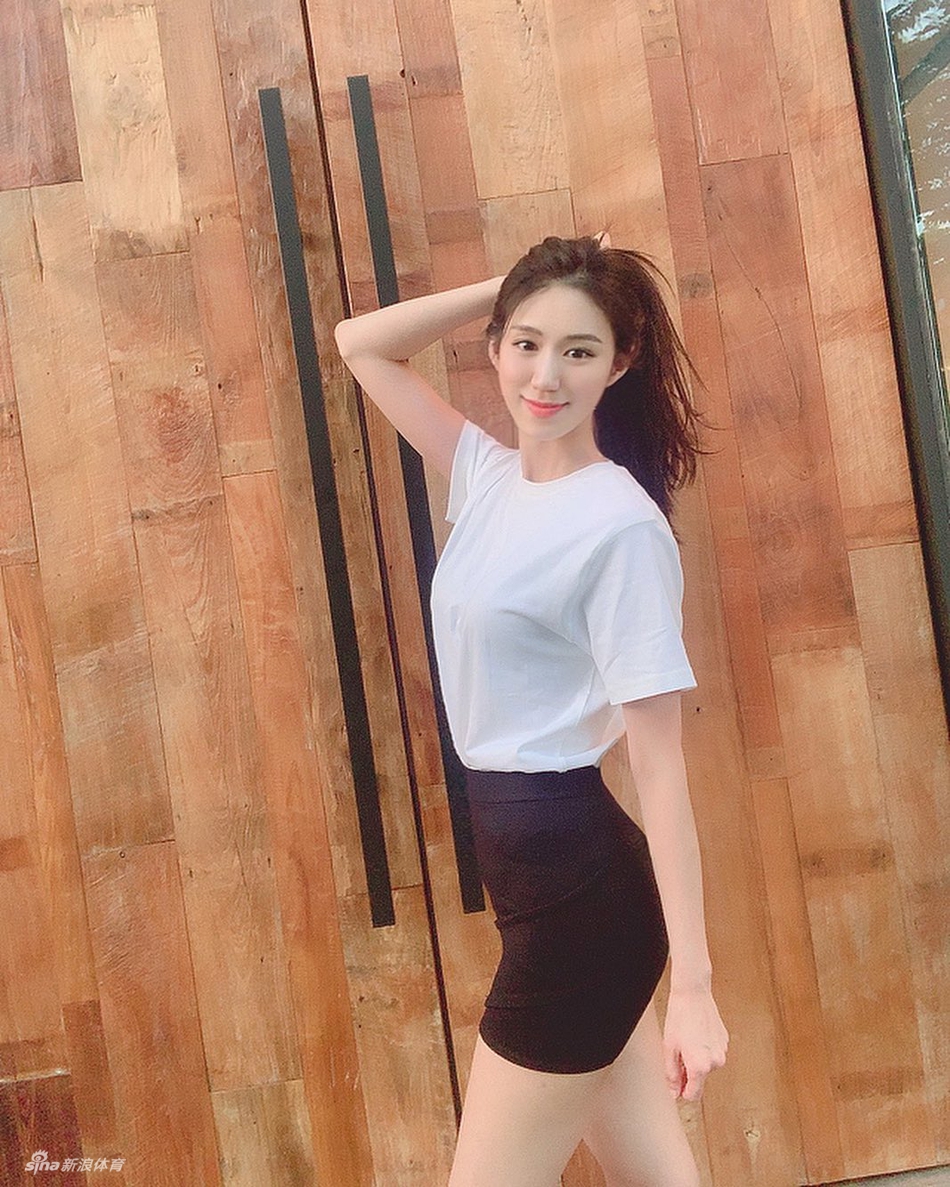 妩媚动人!爱健身的你身材不会差