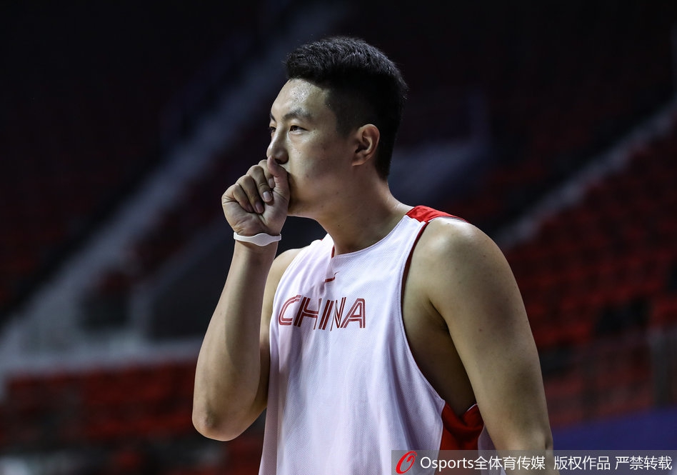 郭少调皮挑战阿联 男篮备战叙利亚