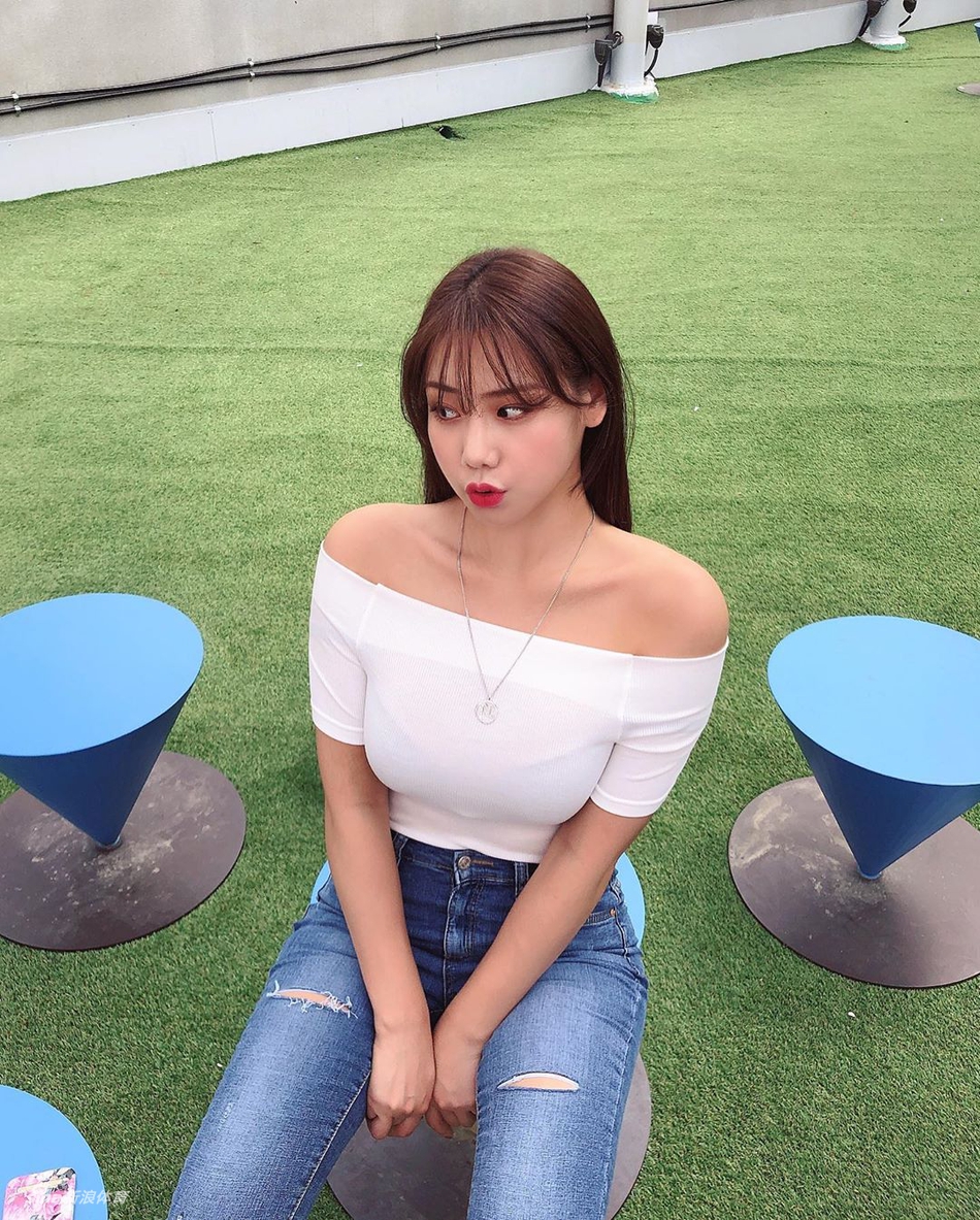 极品气质美女教你如何凹照型