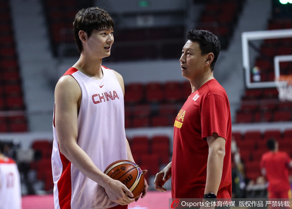 郭少调皮挑战阿联 男篮备战叙利亚