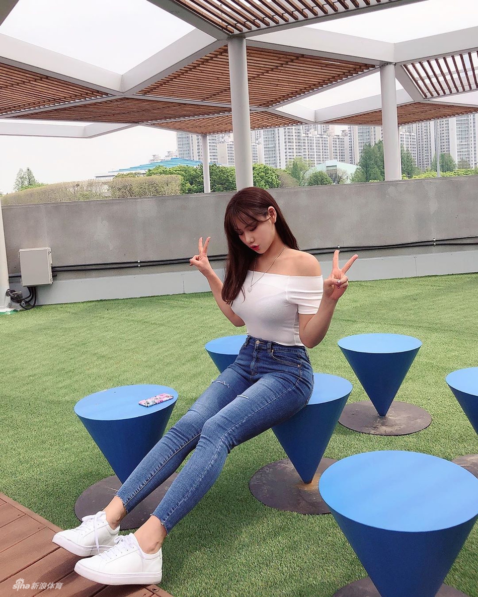 极品气质美女教你如何凹照型