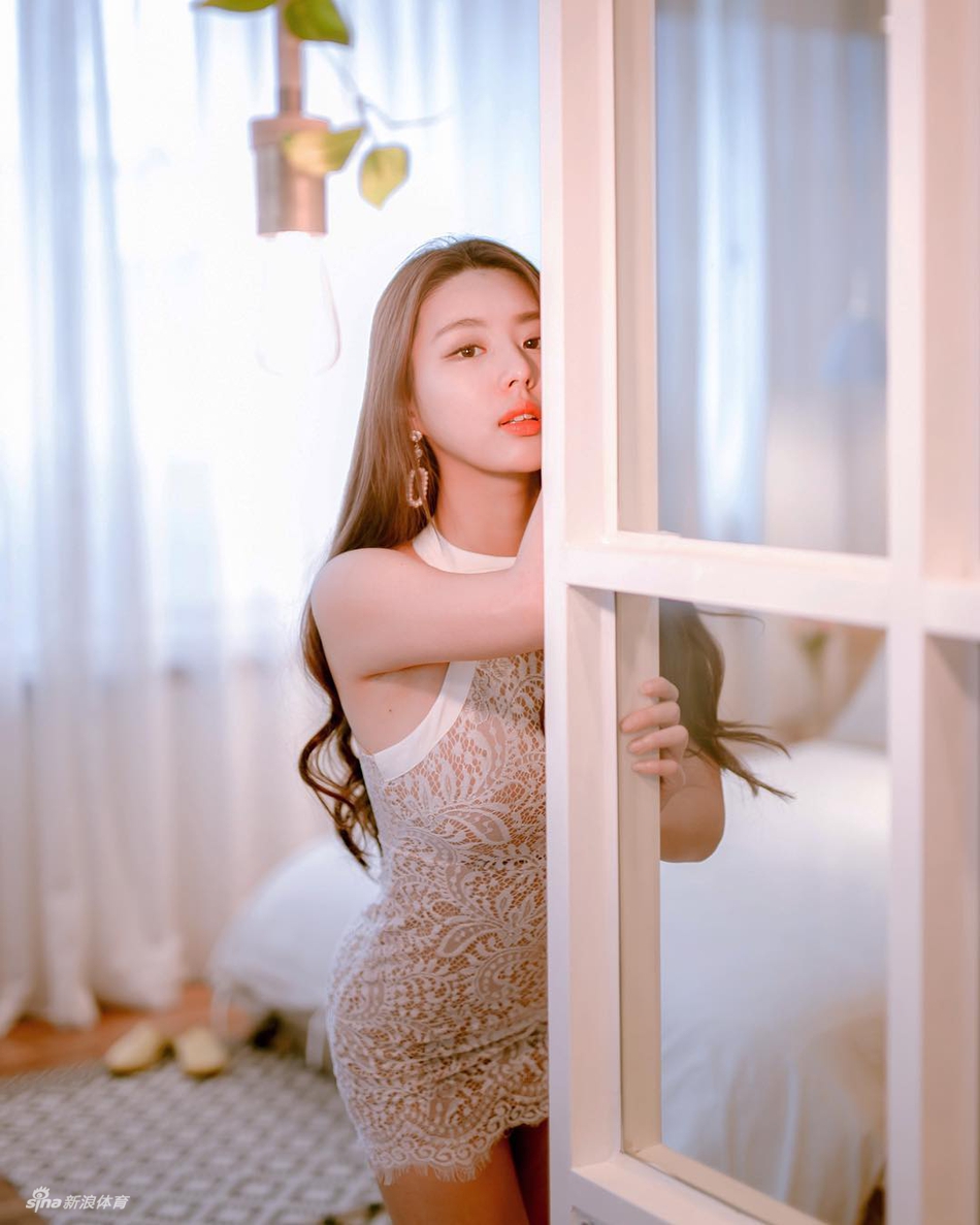 俏佳人酥胸玉兔颠性感写真